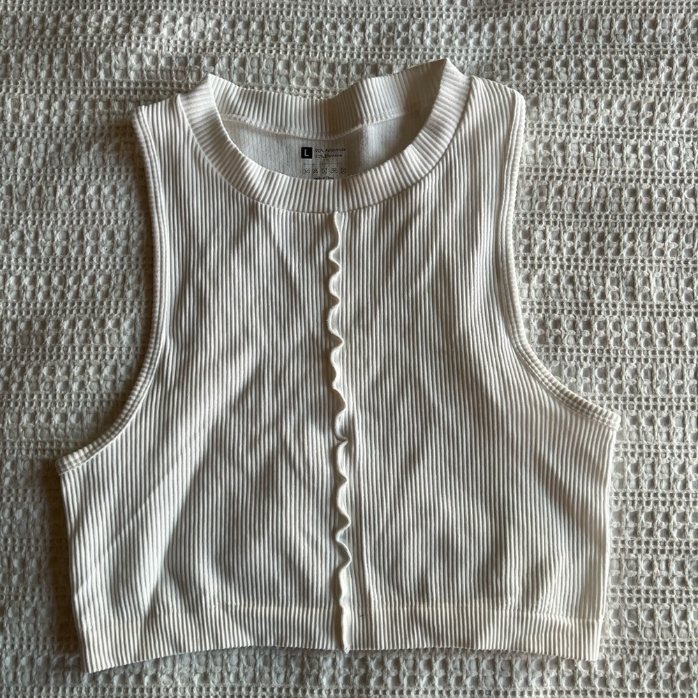 White cropped tank